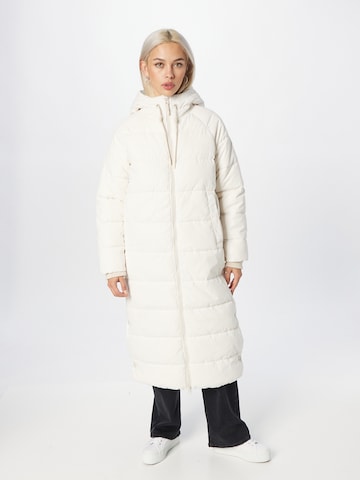 QS Winter Coat in White: front
