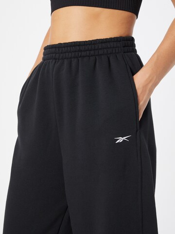 Tapered Pantaloni sport de la Reebok pe negru