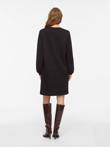 Rochie 'VISANDY' de la VILA pe negru