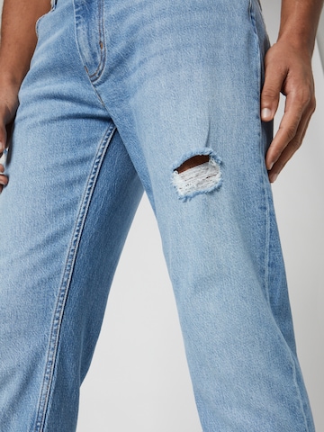 Kosta Williams x About You Regular Jeans in Blauw