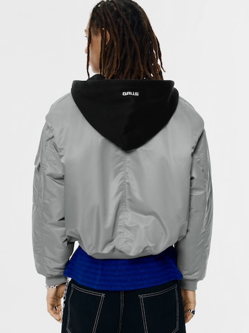 Pull&Bear Kurtka przejściowa w kolorze szary