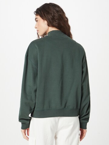 WEEKDAY Sweatshirt in Grün