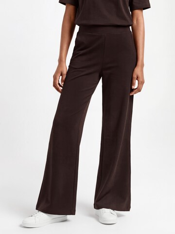 Regular Pantalon Marie Lund en marron : devant