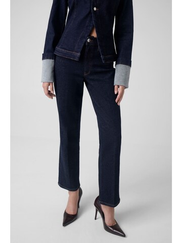 GUESS Regular Jeans 'Victoire' in Blau: Vorderseite