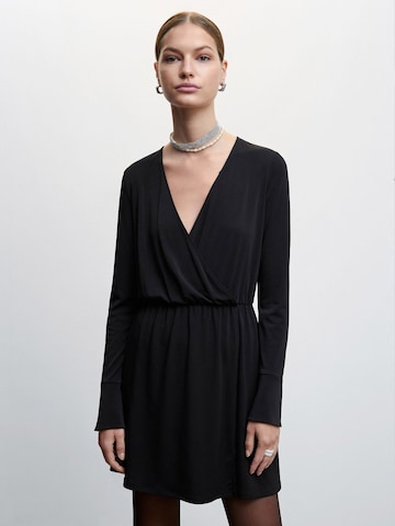 Robe MANGO en noir : devant