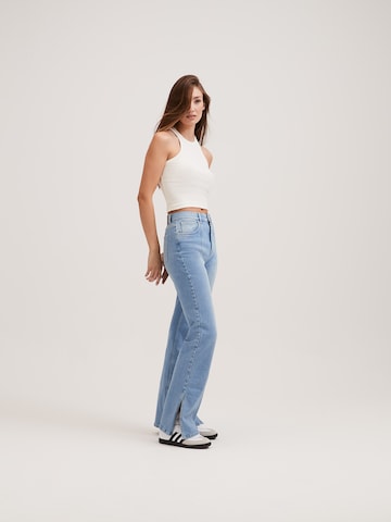 RÆRE by Lorena Rae Flared Jeans 'Tania Tall' i blå