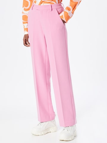 Regular Pantalon à plis 'KRISHNA' mbym en rose : devant
