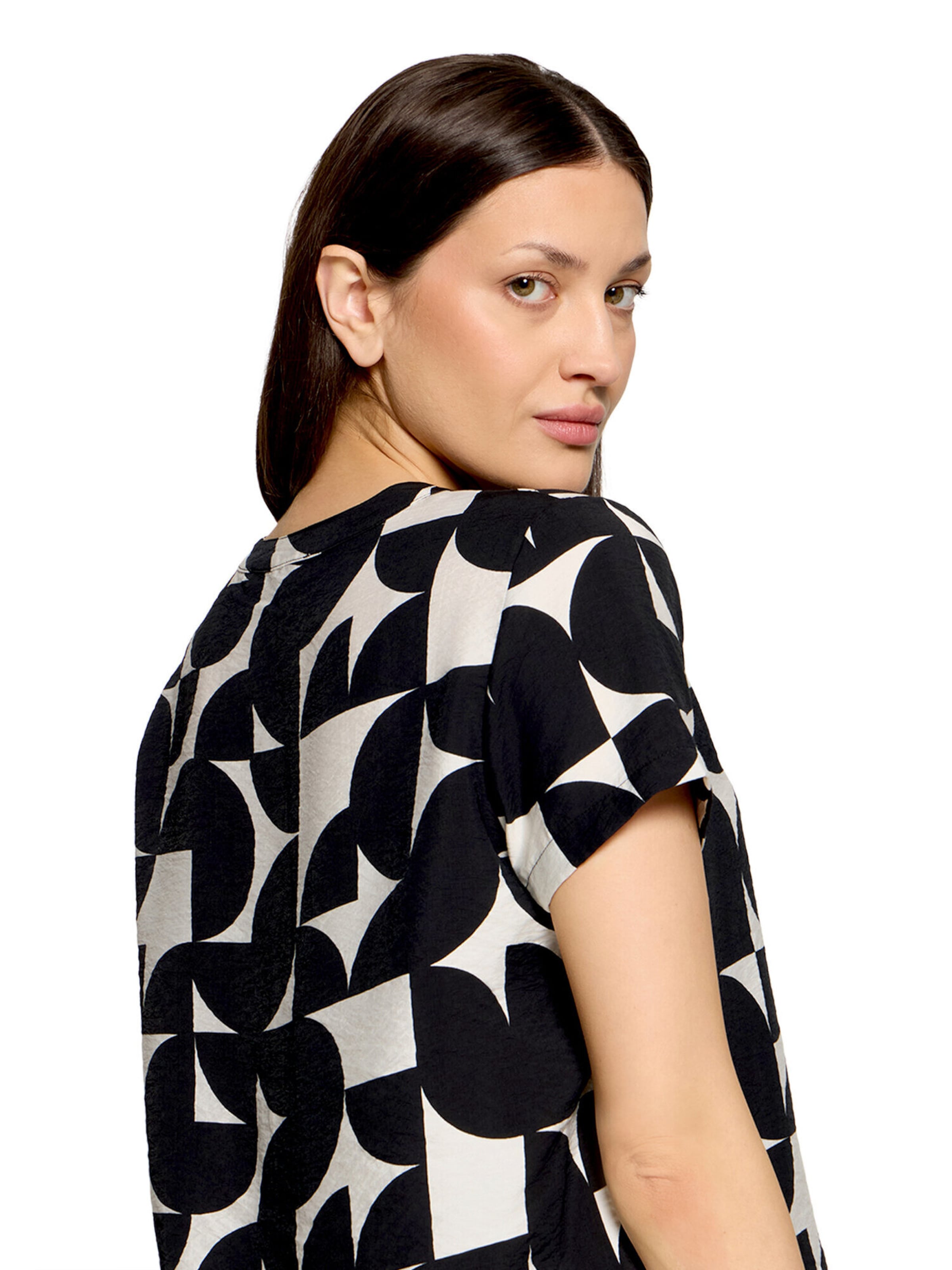 Betty & Co Schlupfbluse kurzarm in Schwarz