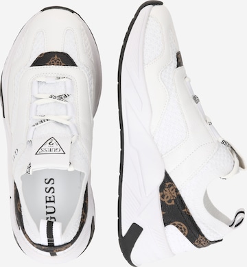 GUESS Sneaker 'GENIVER2' in Weiß