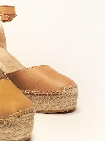 Alhamas Slingback pumps 'Alpargata Cuña 10 cm' in Beige