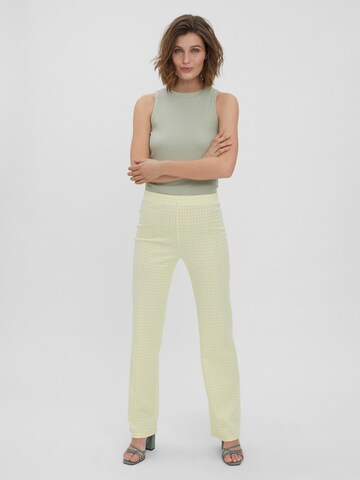 Regular Pantalon 'Kida' VERO MODA en jaune