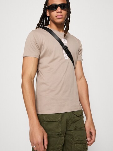 ALPHA INDUSTRIES T-shirt i beige