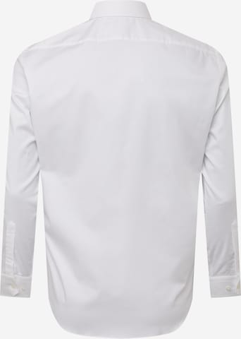 Coupe regular Chemise 'Joe' BOSS en blanc