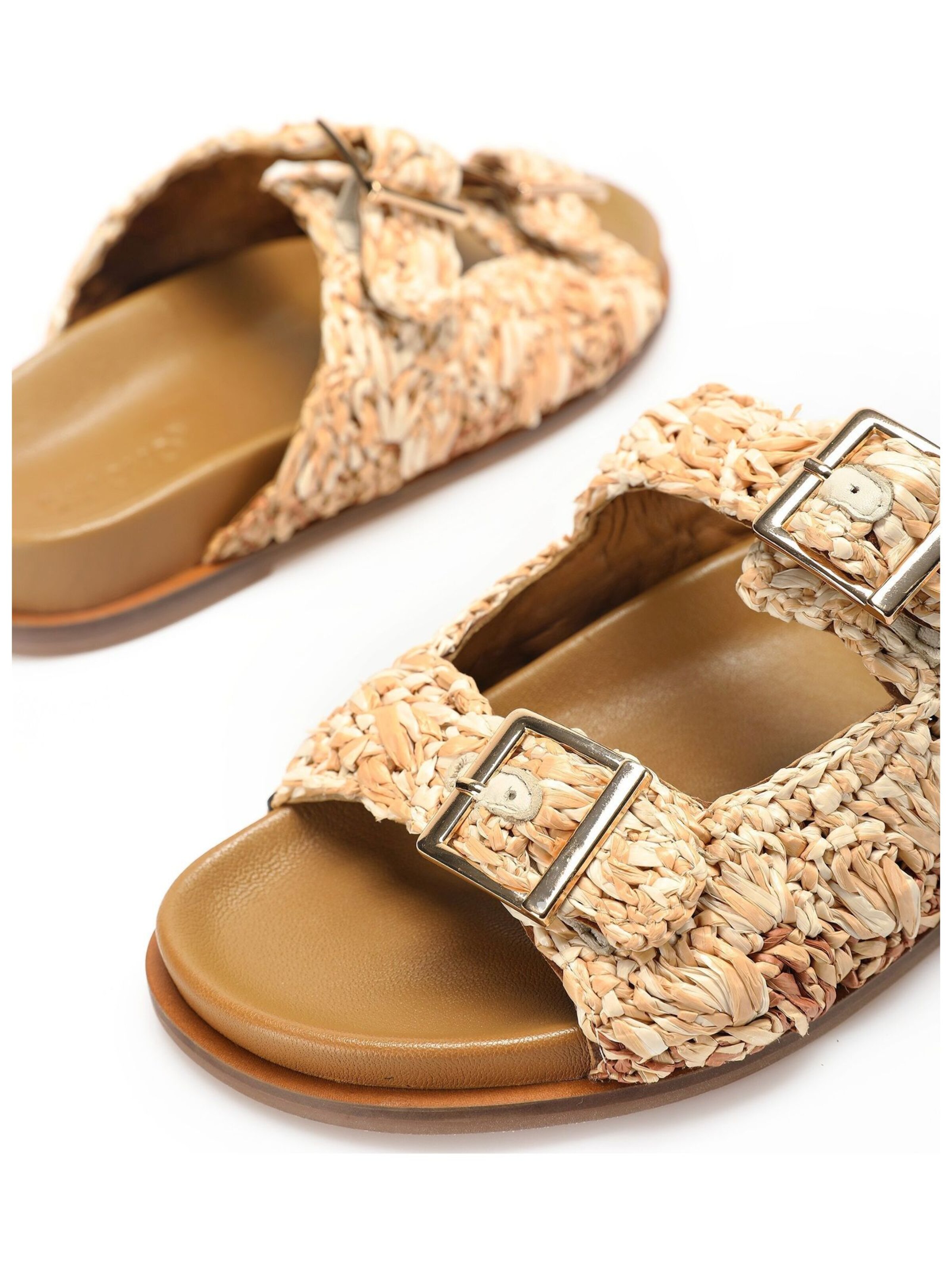 Zoccoletto di INUOVO in beige