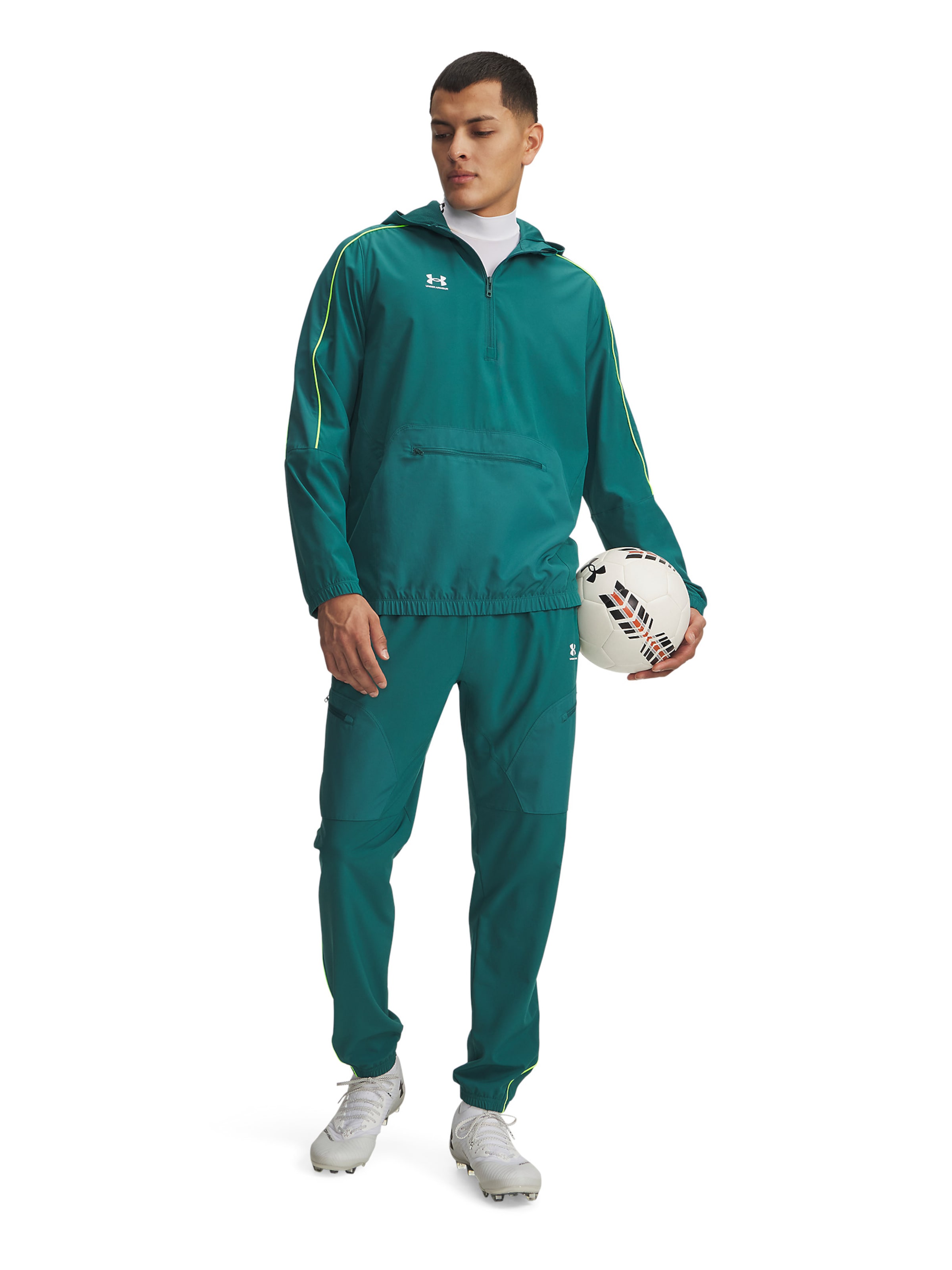 UNDER ARMOUR Regular Sportbroek 'Challenger' in Groen