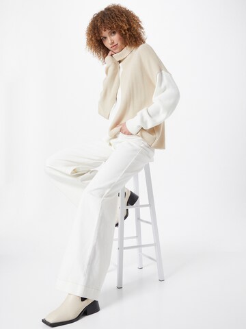 In The Style Pullover in Beige