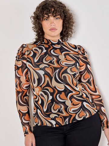 Chemisier ' ' Apricot en marron : devant
