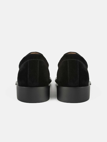 L37 HANDMADE SHOES Instappers 'HOLD ME CLOSE' in Zwart