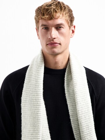 No Excess Pullover in Schwarz