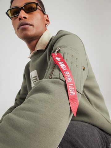 ALPHA INDUSTRIES Sweatshirt in Green