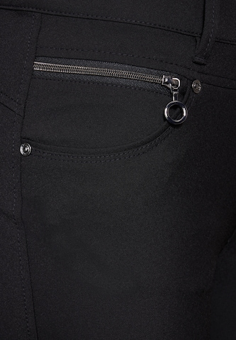 STREET ONE Slimfit Nadrág 'York' - fekete