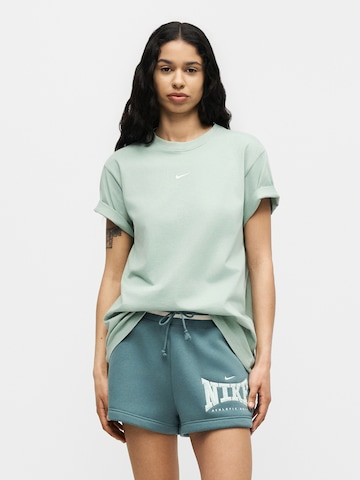 Nike Sportswear Shirt 'CLASSIC' in Groen: voorkant