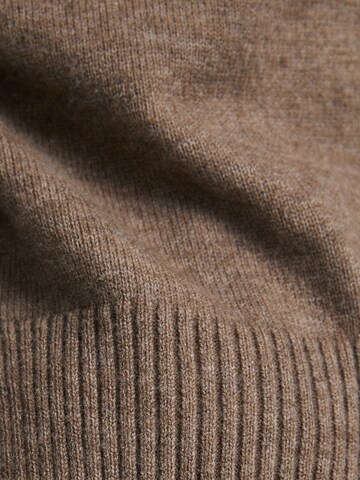 Bershka Sweater in Brown