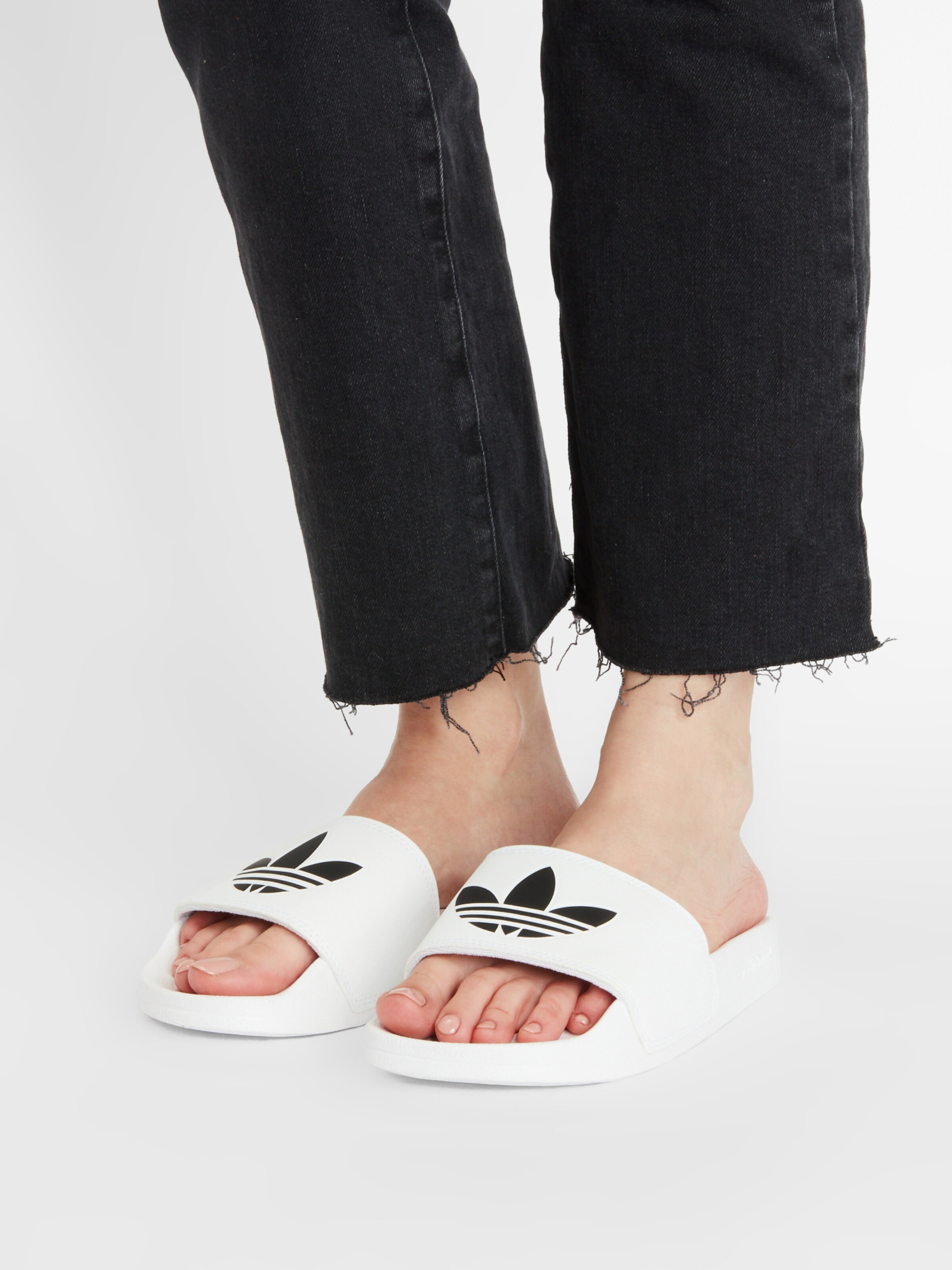 ADIDAS ORIGINALS Mules 'Adilette Lite' in White | ABOUT YOU