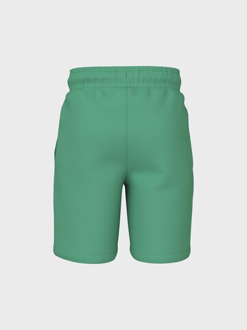 NAME IT Regular Shorts 'HERRY' in Grün