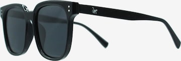 Surf Monkey Sunglasses in Black: front