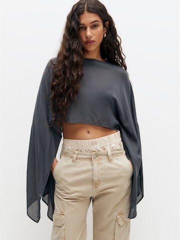 Pull&Bear Blouse in Grey: front