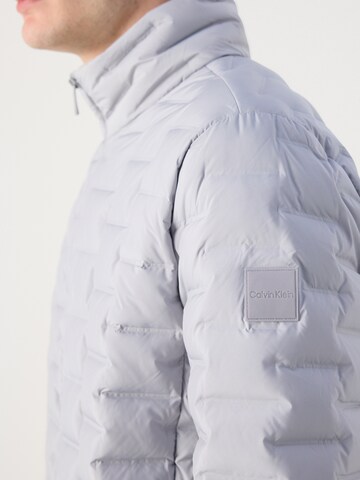 Calvin Klein Prehodna jakna | siva barva