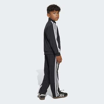 ADIDAS ORIGINALS Regular Setti 'Firebird' värissä musta