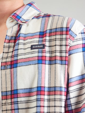 NAPAPIJRI - Ajuste regular Camisa 'G-TREKKING' en blanco