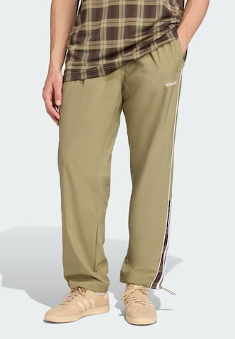 Loosefit Pantalon 'Tartan' ADIDAS ORIGINALS en vert : devant