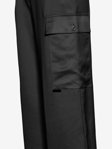 HUGO Loose fit Cargo Pants ' Hakila-1 ' in Black