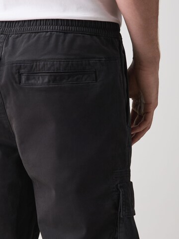 Next Tapered Cargobroek in Zwart