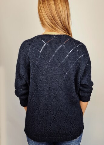 Heimatliebe Knit Cardigan in Blue