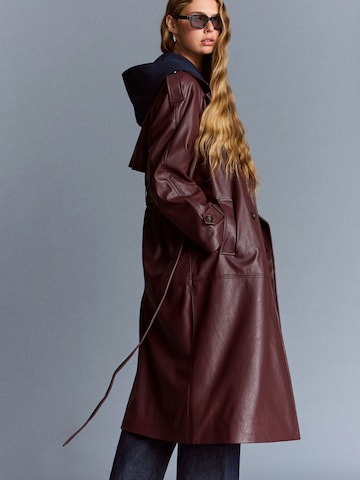 Manteau mi-saison Bershka en rouge