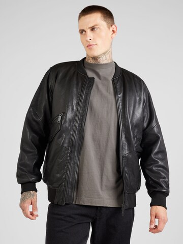 MazePrijelazna jakna - crna boja: prednji dio