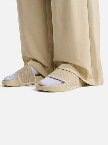 THE NORTH FACE Plážové / kúpacie topánky 'W BASE CAMP SLIDE III' - Biela