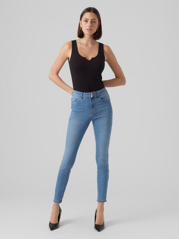 VERO MODA Slimfit Jeans 'SOPHIA' in Blau