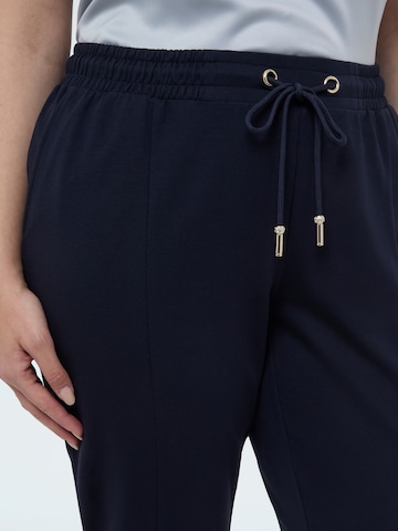 regular Pantaloni di Fiorella Rubino in blu