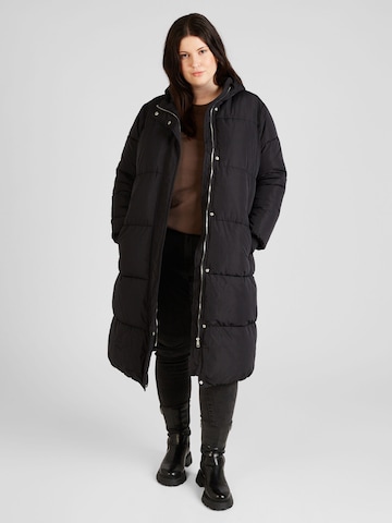 Manteau d’hiver 'Erin' ABOUT YOU Curvy en noir
