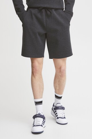 Regular Pantalon !Solid en gris : devant