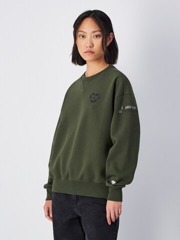 Champion Authentic Athletic ApparelSweater majica - zelena boja: prednji dio