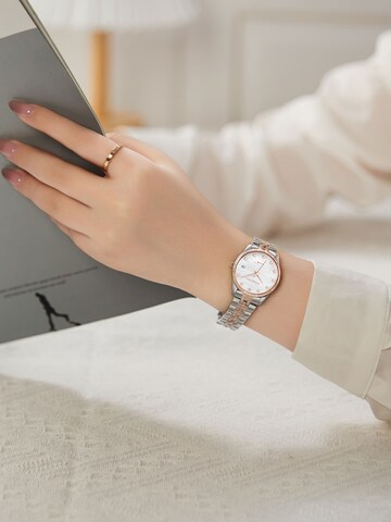 Victoria Hyde Analog watch in Gold