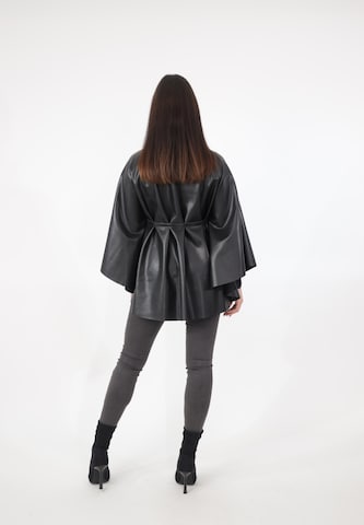 Veste mi-saison Elara en noir