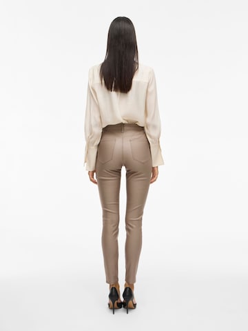 VILA - Slimfit Pantalón 'SARAH' en beige