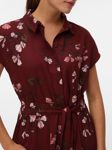 sarkans VERO MODA Blūžkleita 'VMNEWHALLIE'